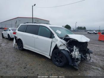  Salvage Toyota Sienna