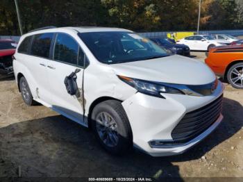  Salvage Toyota Sienna