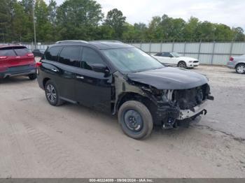  Salvage Nissan Pathfinder