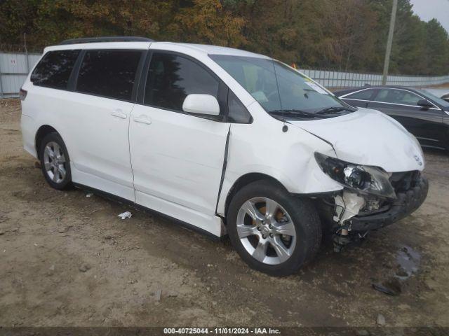  Salvage Toyota Sienna