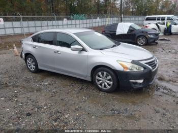  Salvage Nissan Altima