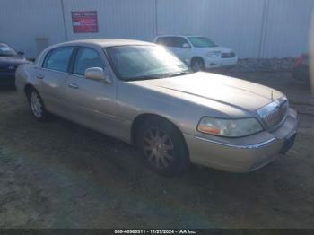  Salvage Lincoln Towncar