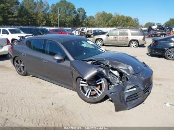  Salvage Porsche Panamera