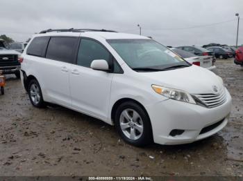  Salvage Toyota Sienna