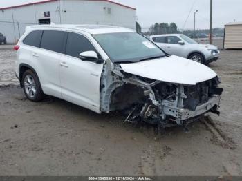  Salvage Toyota Highlander