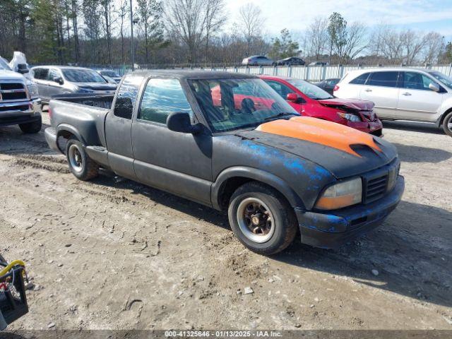  Salvage Chevrolet S-10