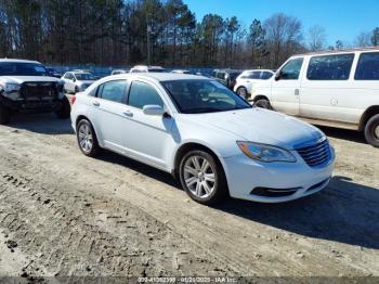  Salvage Chrysler 200