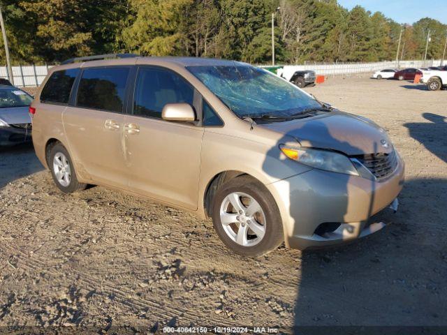  Salvage Toyota Sienna