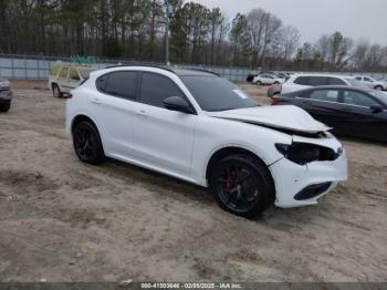  Salvage Alfa Romeo Stelvio