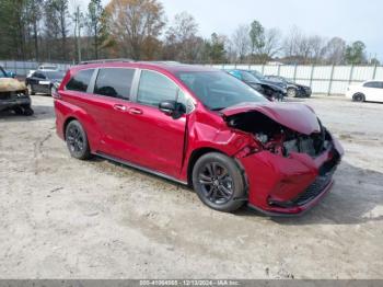  Salvage Toyota Sienna