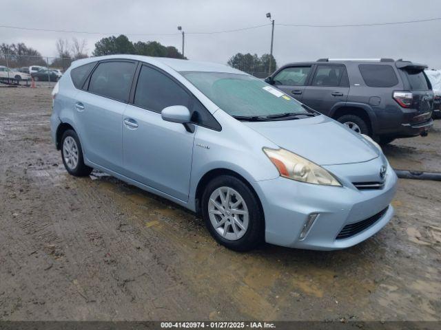  Salvage Toyota Prius v