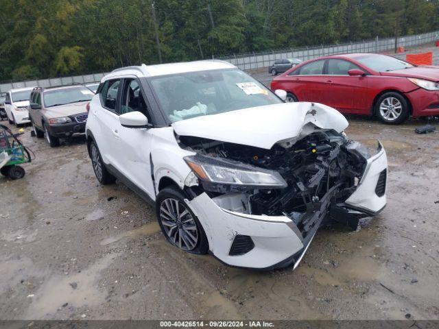  Salvage Nissan Kicks