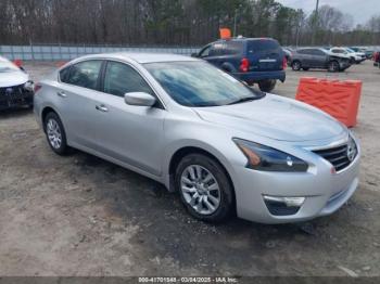  Salvage Nissan Altima