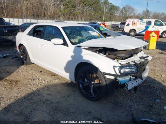  Salvage Chrysler 300