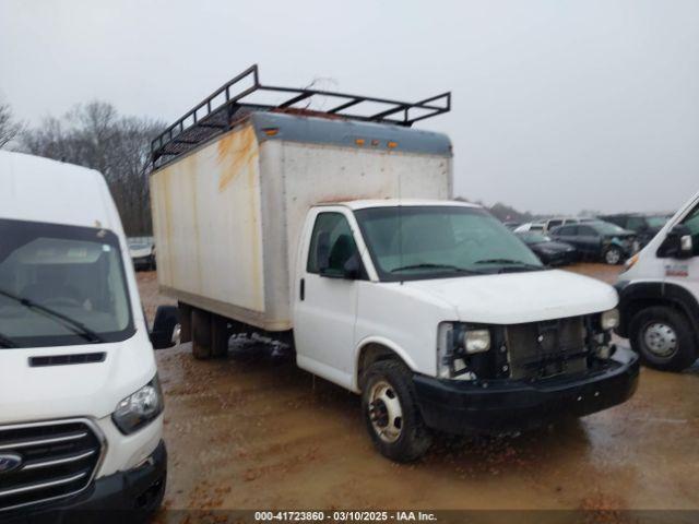  Salvage General Motors Savana Cutaway