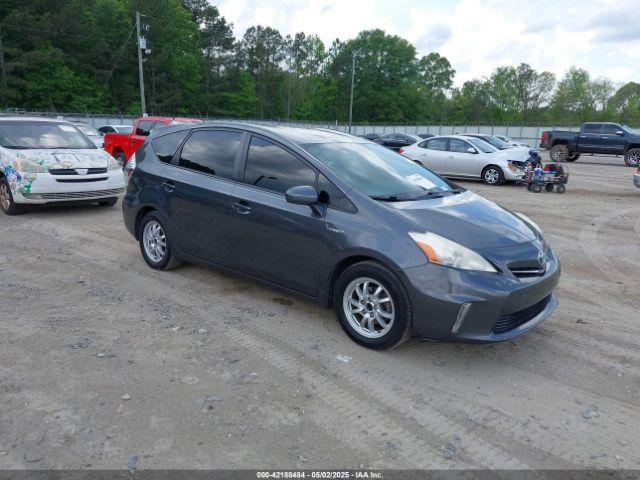  Salvage Toyota Prius v