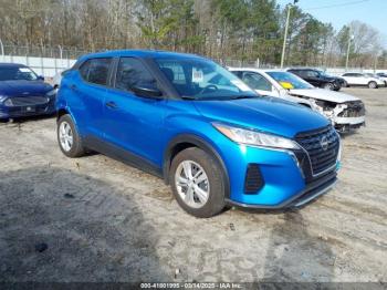  Salvage Nissan Kicks