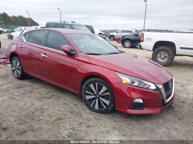  Salvage Nissan Altima