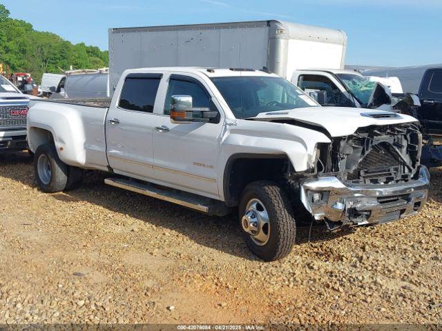  Salvage General Motors Sierra 3500HD
