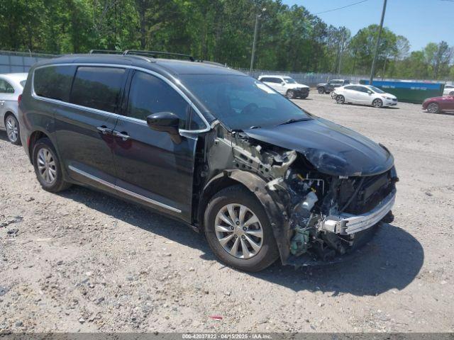  Salvage Chrysler Pacifica