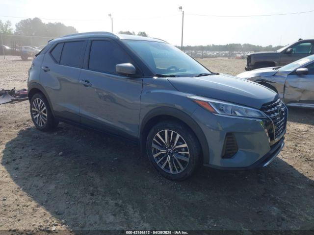  Salvage Nissan Kicks