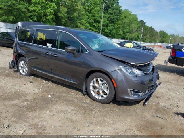  Salvage Chrysler Pacifica
