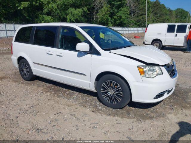  Salvage Chrysler Town & Country