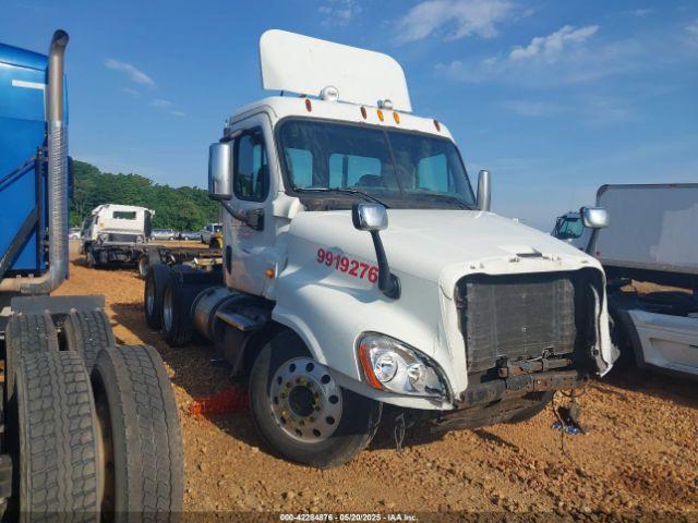  Salvage Freightliner Cascadia 125