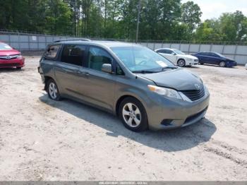  Salvage Toyota Sienna