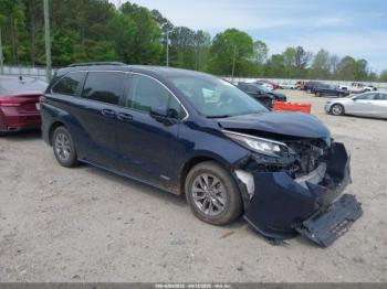  Salvage Toyota Sienna