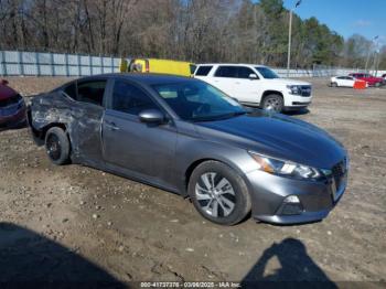  Salvage Nissan Altima