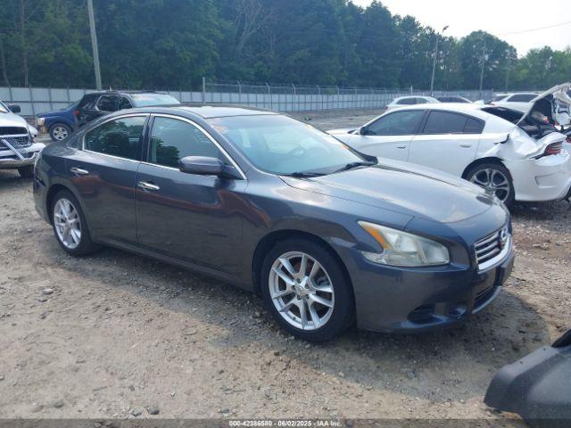  Salvage Nissan Maxima