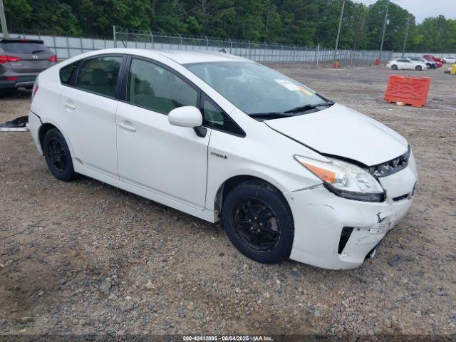  Salvage Toyota Prius