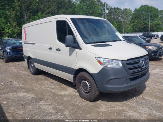  Salvage Mercedes-Benz Sprinter 2500