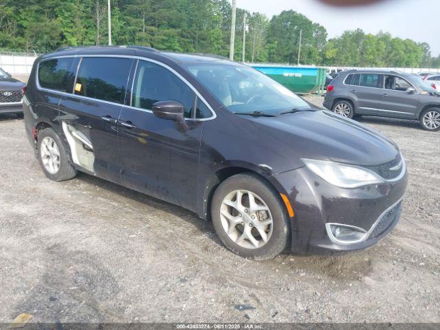  Salvage Chrysler Pacifica