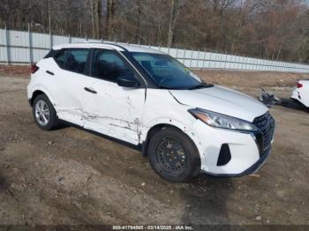  Salvage Nissan Kicks