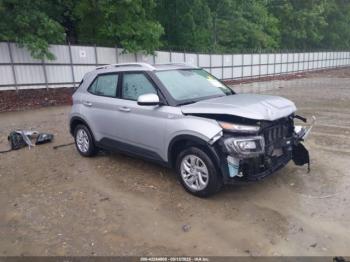  Salvage Hyundai VENUE