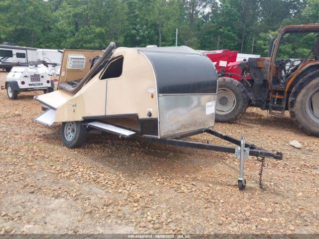  Salvage Gateway Ozark Travel Trailer