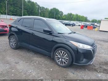  Salvage Nissan Kicks