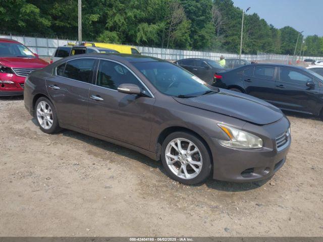  Salvage Nissan Maxima