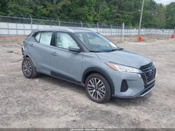  Salvage Nissan Kicks