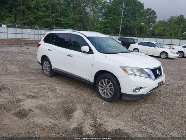  Salvage Nissan Pathfinder