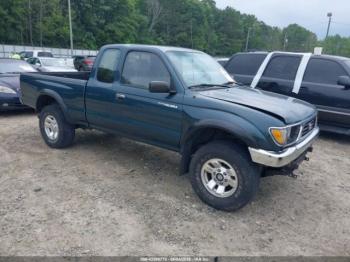  Salvage Toyota Tacoma
