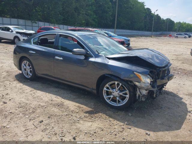  Salvage Nissan Maxima