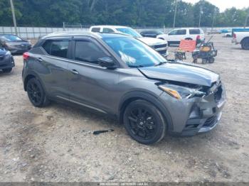  Salvage Nissan Kicks