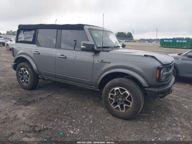  Salvage Ford Bronco