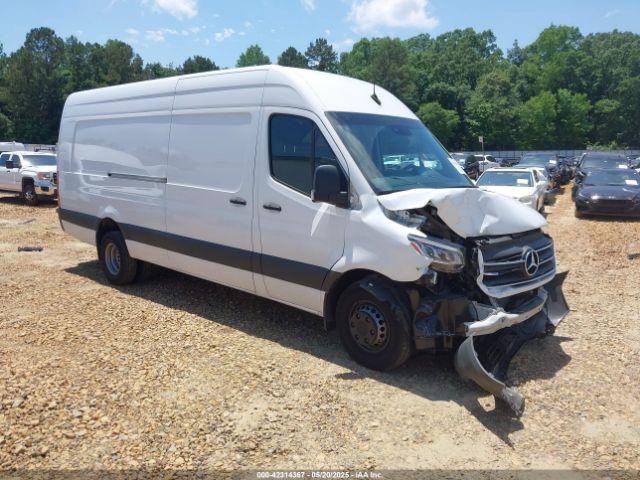  Salvage Mercedes-Benz Sprinter 3500