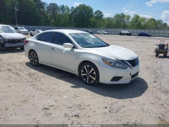  Salvage Nissan Altima
