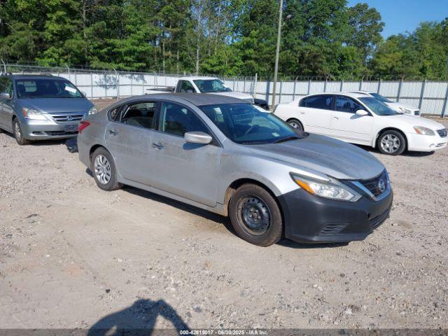  Salvage Nissan Altima