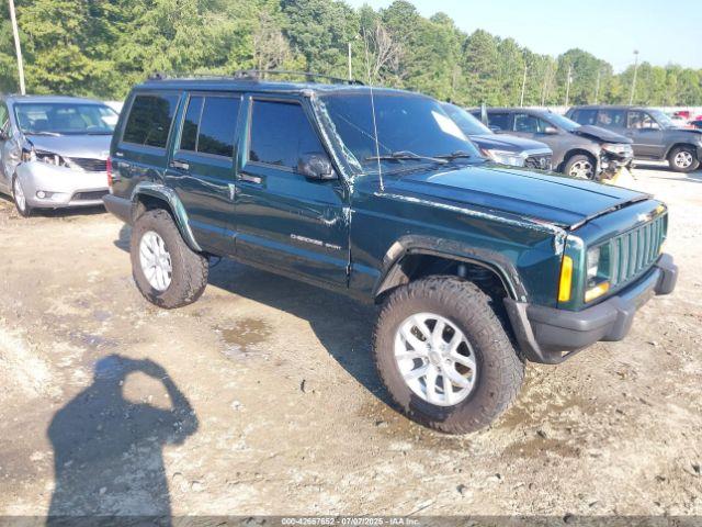  Salvage Jeep Cherokee